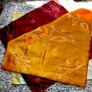 3 sequenced / embroidered decorative pillow case